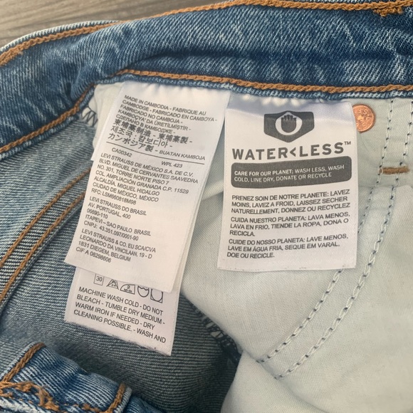 Levi’s Wedgie Straight Jeans - Picture 3 of 13